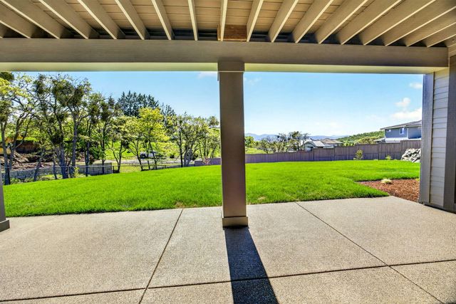 5611 Autumn Park Drive, Medford, OR 97504
