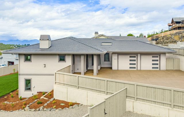 5611 Autumn Park Drive, Medford, OR 97504