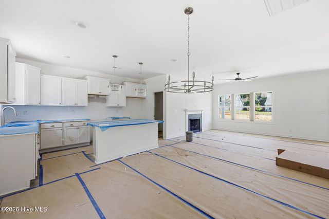 228 Telluride Court, Aberdeen, NC 28315