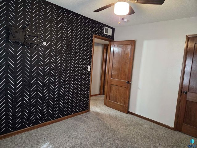 713 S Williams Ave Avenue, Sioux Falls, SD 57104