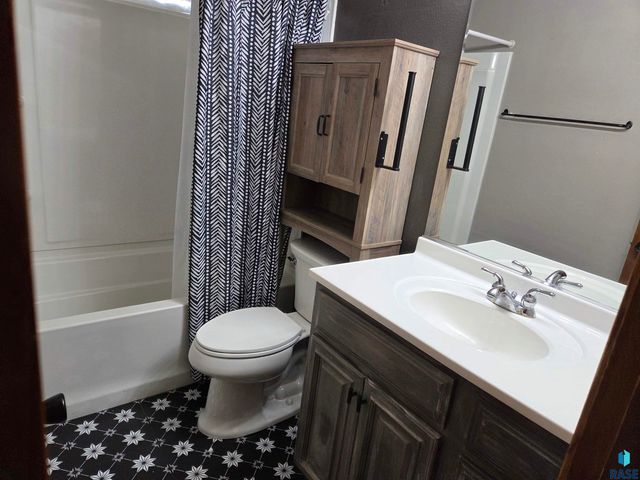 713 S Williams Ave Avenue, Sioux Falls, SD 57104