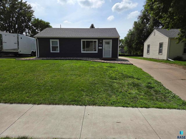 713 S Williams Ave Avenue, Sioux Falls, SD 57104