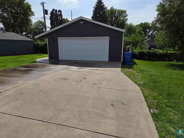 713 S Williams Ave Avenue, Sioux Falls, SD 57104