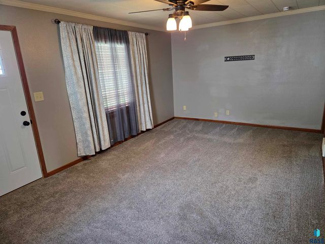 713 S Williams Ave Avenue, Sioux Falls, SD 57104