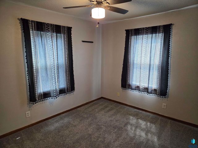 713 S Williams Ave Avenue, Sioux Falls, SD 57104