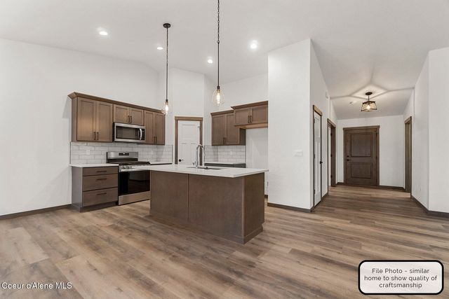 8946 W Swather AVE, Rathdrum, ID 83858