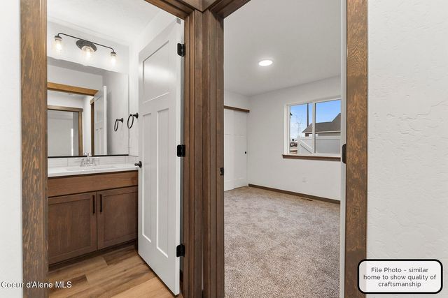 8946 W Swather AVE, Rathdrum, ID 83858