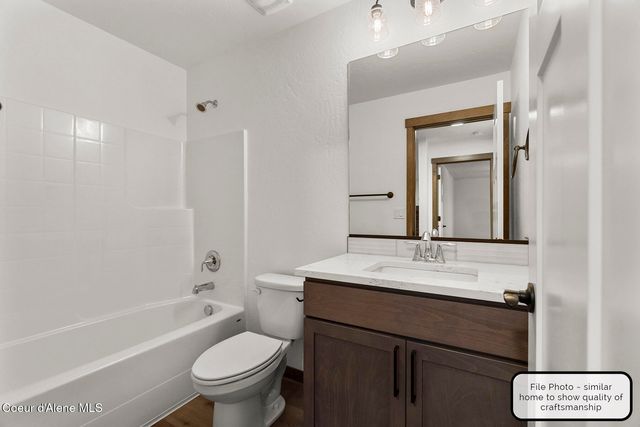 8946 W Swather AVE, Rathdrum, ID 83858