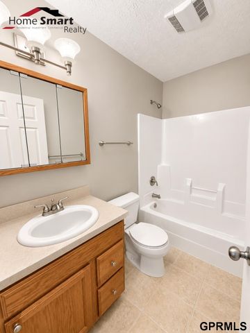 7301 N 15 Street, Lincoln, NE 68521