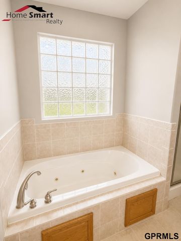 7301 N 15 Street, Lincoln, NE 68521