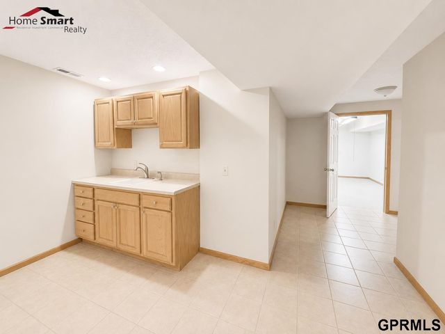 7301 N 15 Street, Lincoln, NE 68521