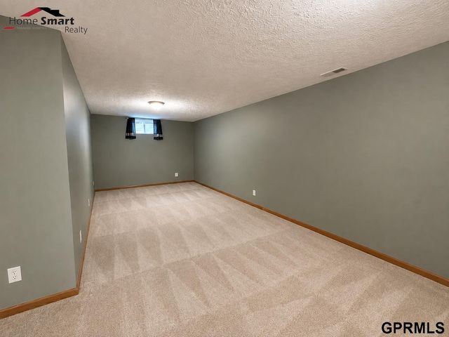 7301 N 15 Street, Lincoln, NE 68521