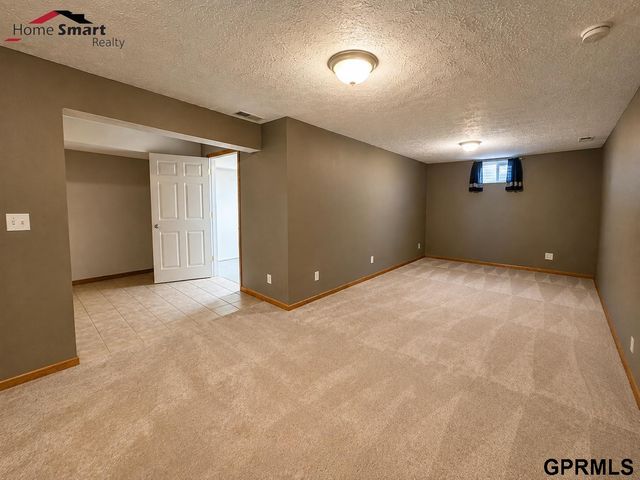 7301 N 15 Street, Lincoln, NE 68521