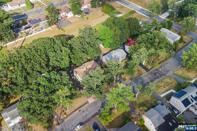 45 Brandon Avenue, Livingston, NJ 07039
