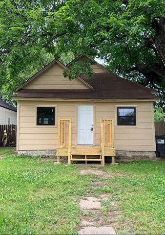 643 W Hendryx Ave, Wichita, KS 67213