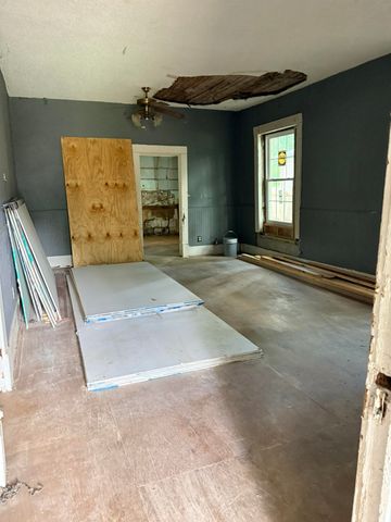 643 W Hendryx Ave, Wichita, KS 67213