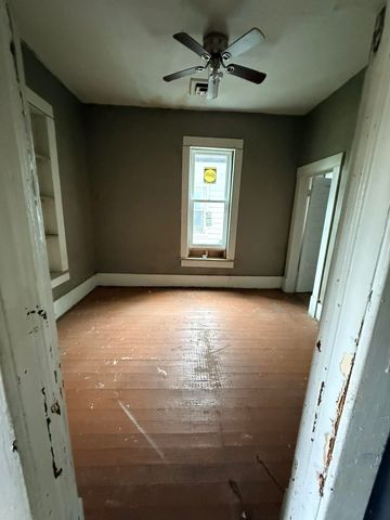 643 W Hendryx Ave, Wichita, KS 67213