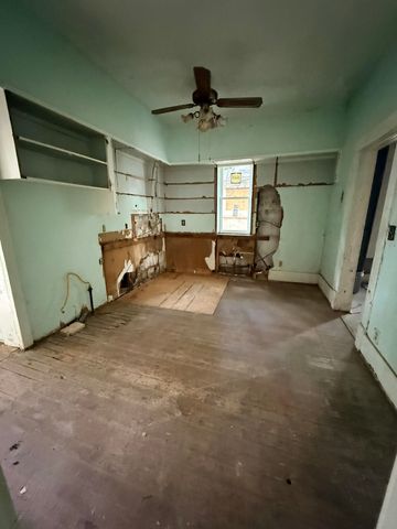 643 W Hendryx Ave, Wichita, KS 67213