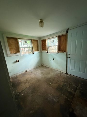 643 W Hendryx Ave, Wichita, KS 67213