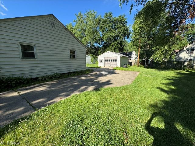 766 Valdes Avenue, Akron, OH 44320