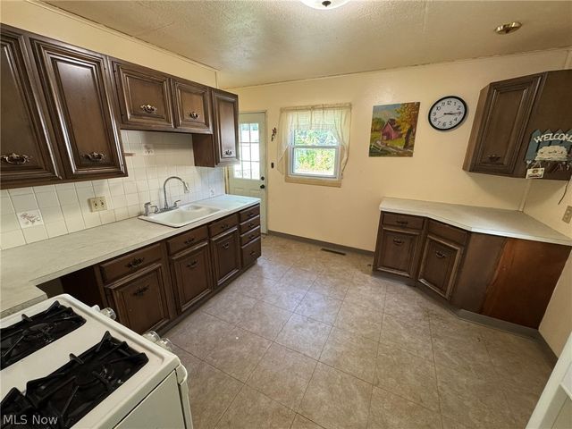 766 Valdes Avenue, Akron, OH 44320