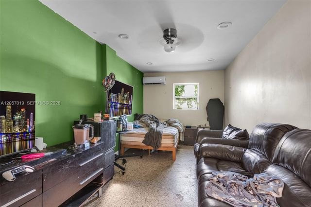 4351 SW 25th St, Fort Lauderdale, FL 33317