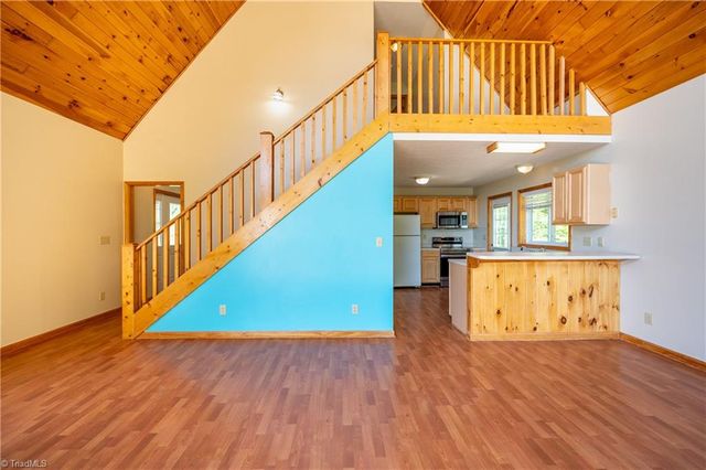 10 Doe Valley Drive, Copper Hill, VA 24079