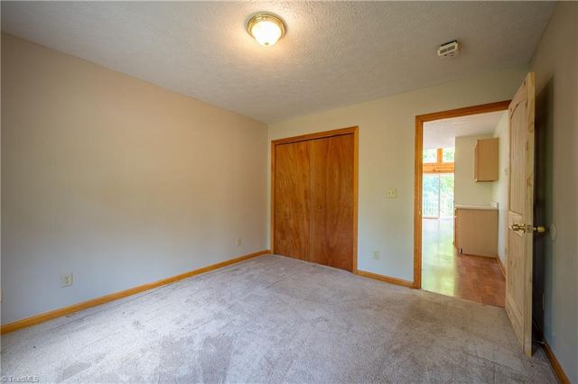 10 Doe Valley Drive, Copper Hill, VA 24079