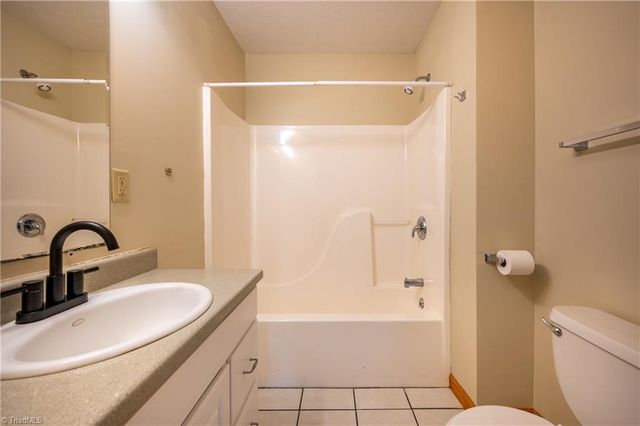 10 Doe Valley Drive, Copper Hill, VA 24079