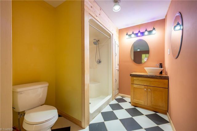 10 Doe Valley Drive, Copper Hill, VA 24079
