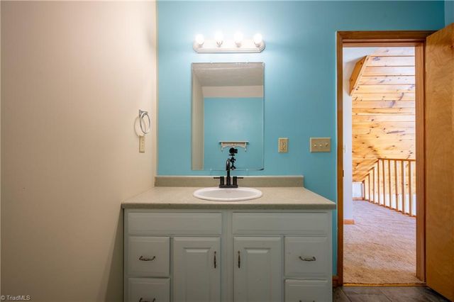 10 Doe Valley Drive, Copper Hill, VA 24079