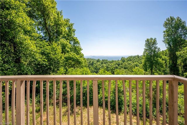 10 Doe Valley Drive, Copper Hill, VA 24079