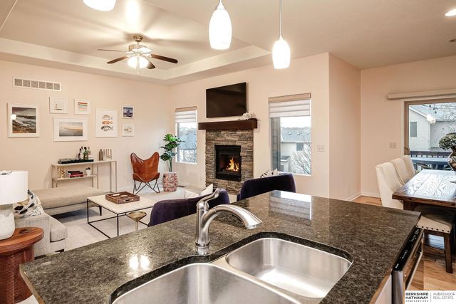18301 Dewey Avenue, Elkhorn, NE 68022