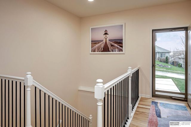 18301 Dewey Avenue, Elkhorn, NE 68022