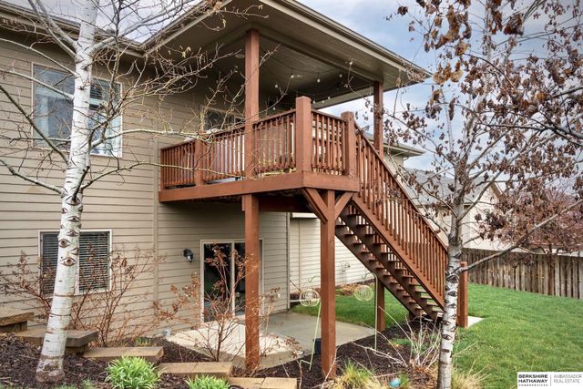 18301 Dewey Avenue, Elkhorn, NE 68022