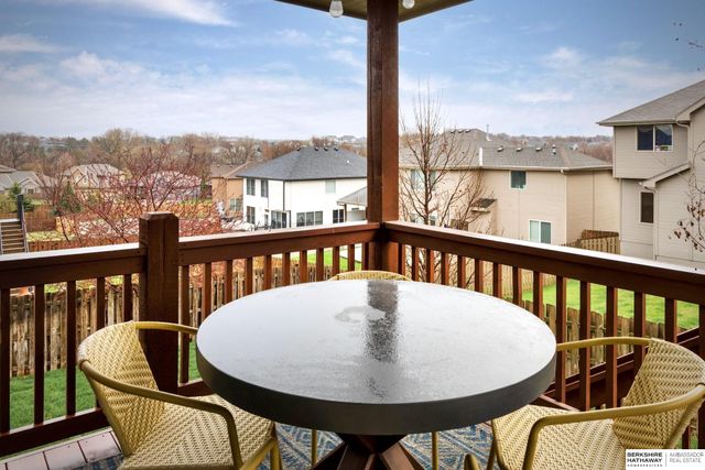 18301 Dewey Avenue, Elkhorn, NE 68022