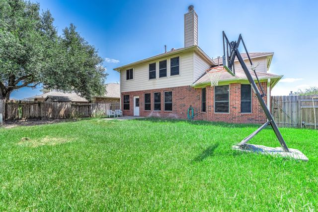 2032 Creek Shore Lane, Pearland, TX 77581