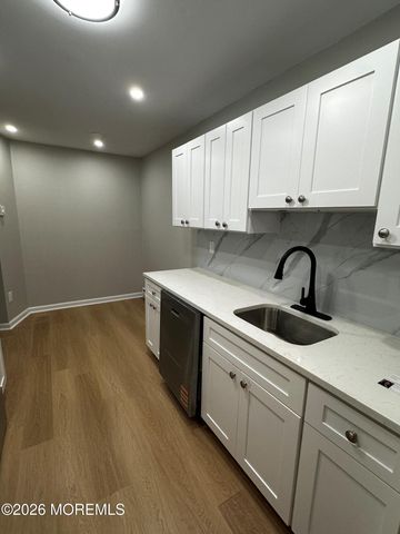 140 Amberly Drive J, Manalapan, NJ 07726