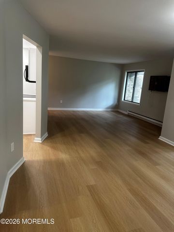 140 Amberly Drive J, Manalapan, NJ 07726