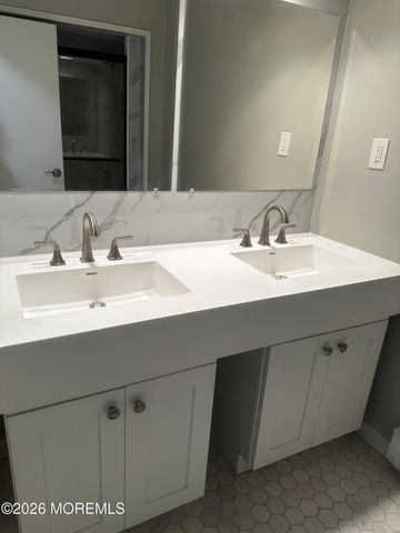 140 Amberly Drive J, Manalapan, NJ 07726