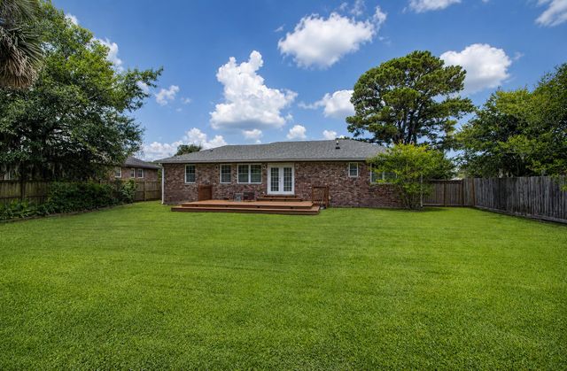 1084 Rosemead Road, Mount Pleasant, SC 29464