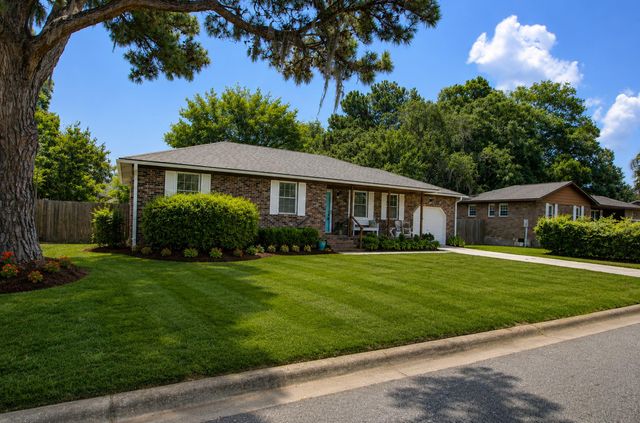 1084 Rosemead Road, Mount Pleasant, SC 29464