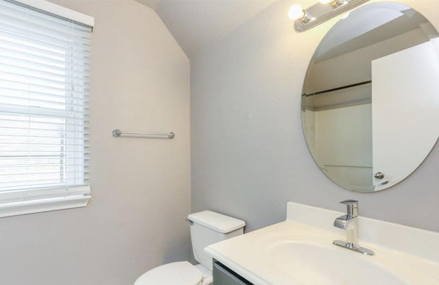1310 Dennis Street, Houston, TX 77004