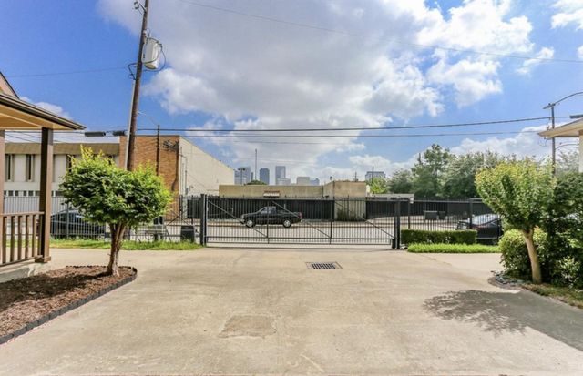1310 Dennis Street, Houston, TX 77004
