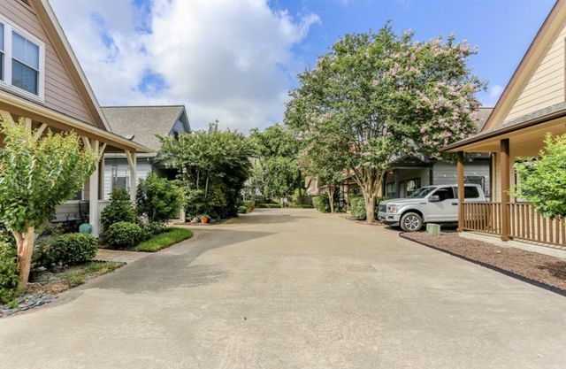1310 Dennis Street, Houston, TX 77004