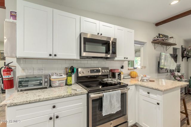 6728 N 24TH Drive, Phoenix, AZ 85015