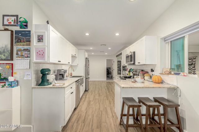 6728 N 24TH Drive, Phoenix, AZ 85015