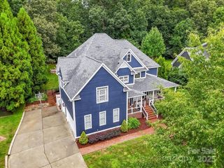 18517 Rollingdale Lane, Davidson, NC 28036