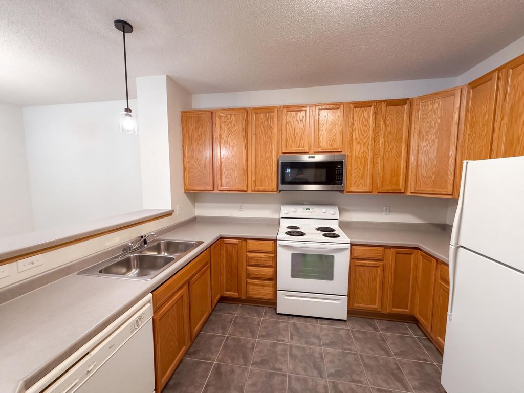 3130 Juniper Lane C, Woodbury, MN 55125 — photo 2