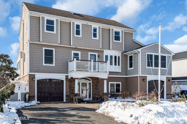 608 Conroy Avenue, Toms River, NJ 08753